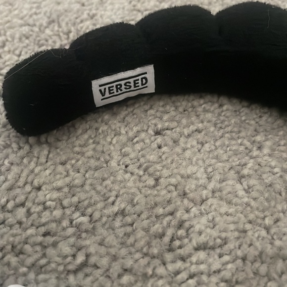 Viral Tiktok Versed black headband NWT - Picture 2 of 2